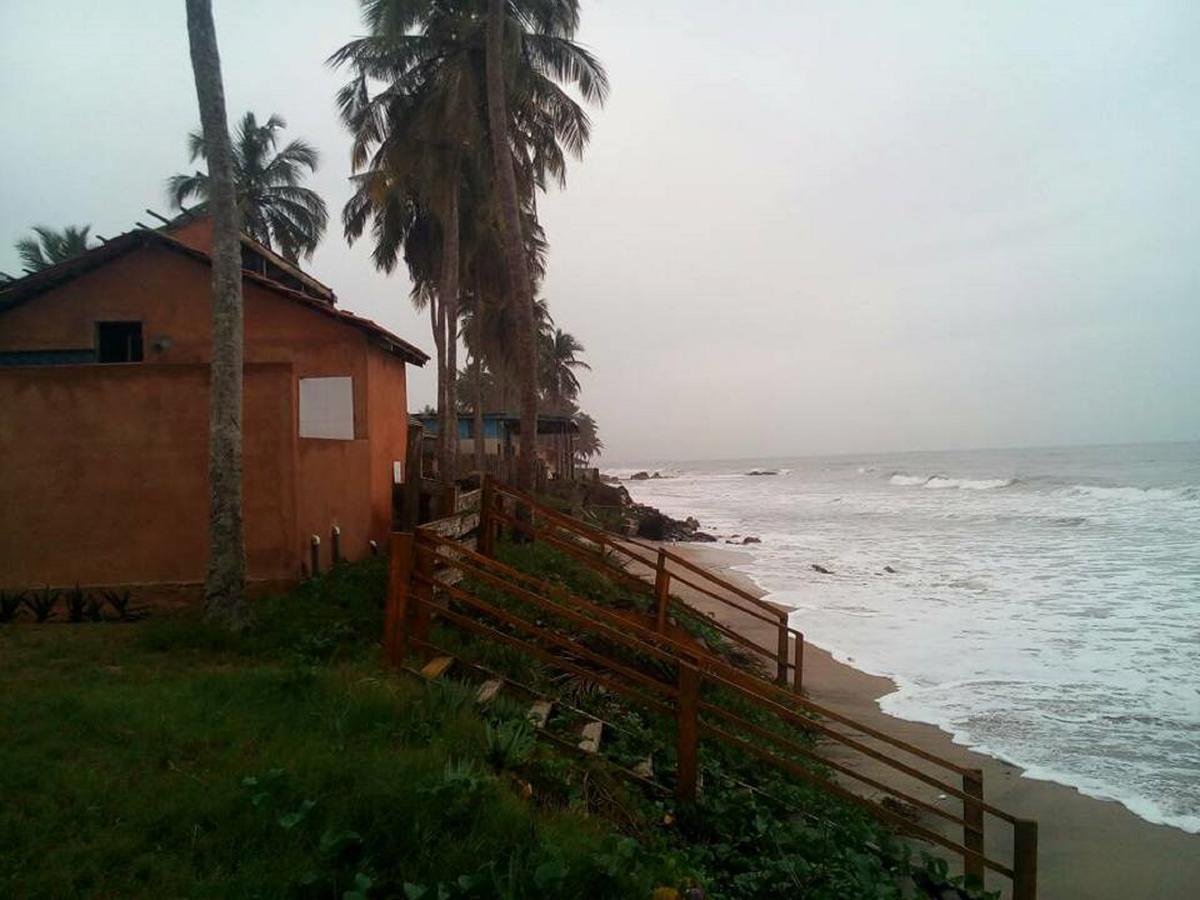 Sankofa Beach House Hotel Kokrobite Esterno foto