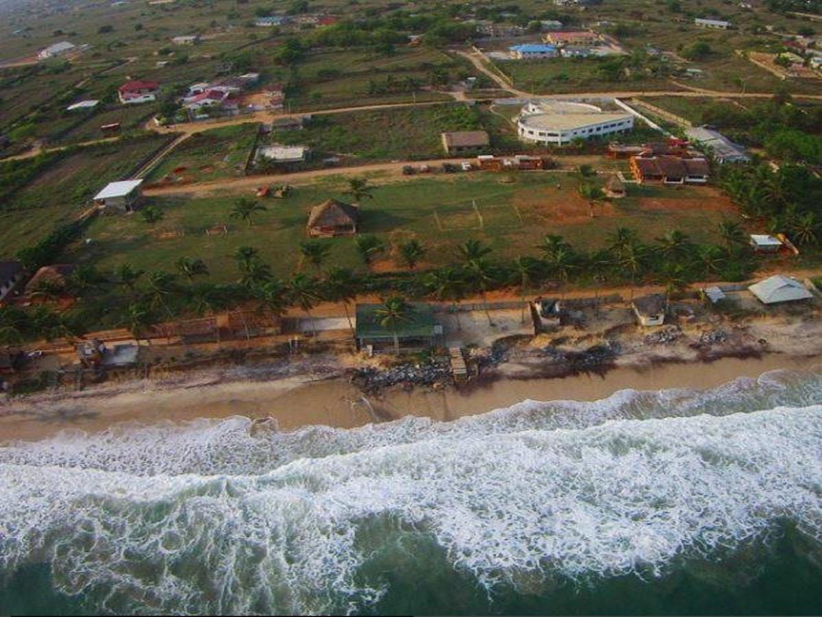 Sankofa Beach House Hotel Kokrobite Esterno foto
