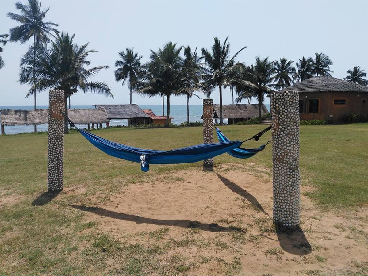 Sankofa Beach House Hotel Kokrobite Esterno foto